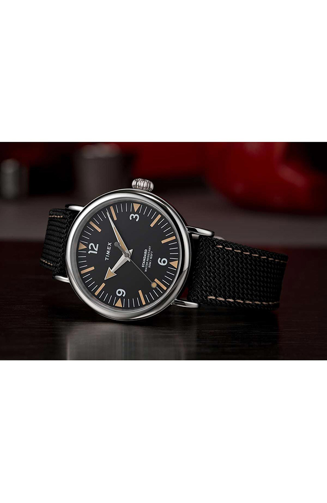 Montre Timex Homme – Collection Standard – Boîtier Acier 40 Mm, Cadran Crème, Bracelet Cuir Noir – Quartz – Étanche 50 M – Neuve Avec étiquettes